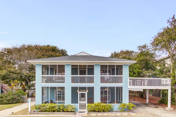 Dog-friendly, ocean-view getaway with grill, deck, beach access & basketball - Image 1