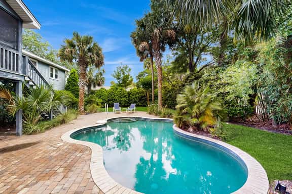 Peaceful Isle of Palms escape with grill and patio - Image 1