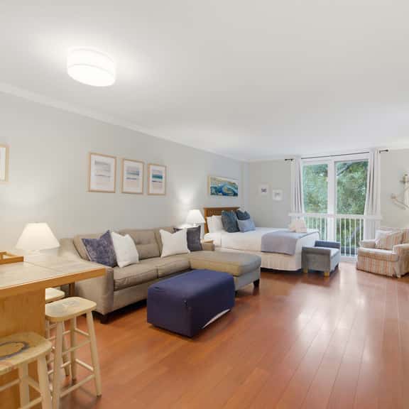 Lovely condo with free WiFi & shared tennis courts - close to golf & beaches - Image 1