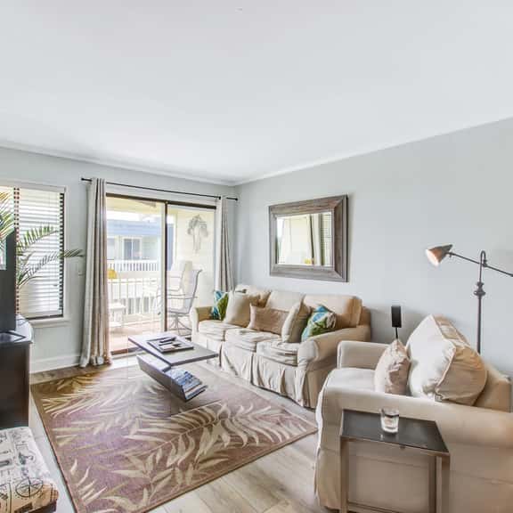 Comfortable villa one row away from the beach w/shared pool & grills - Image 1