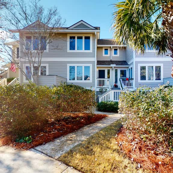 30-Day Marshfront Rental Condo w/Amazing Views, 2 Porches, Laundry & Shared Pool - Image 1