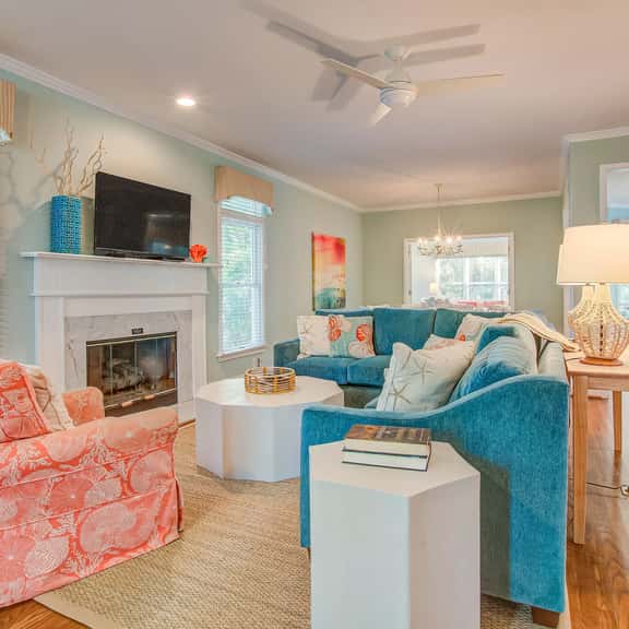 Elegant home on the boardwalk with 2 balconies & shared pools - walk to beach - Image 1