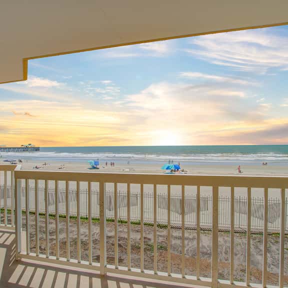 Oceanfront, first-floor villa w/large balcony & shared pool - near the beach - Image 1