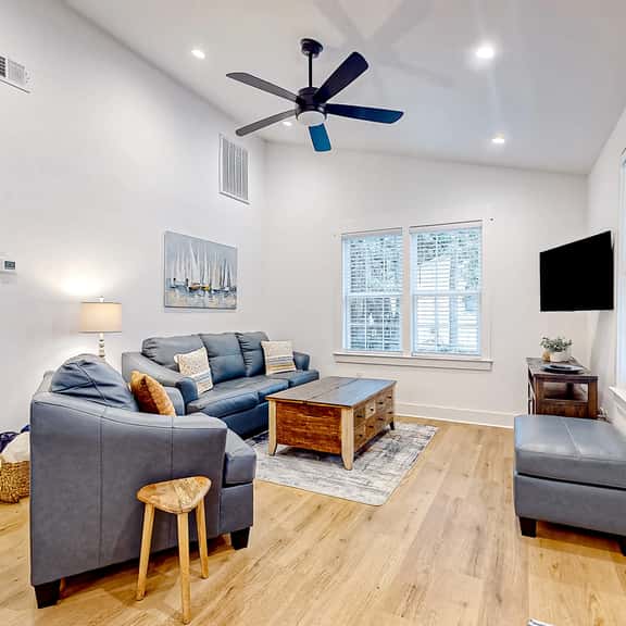 Cozy, Well-Appointed Home Near Top Charleston Destinations w/Firepit - Image 1