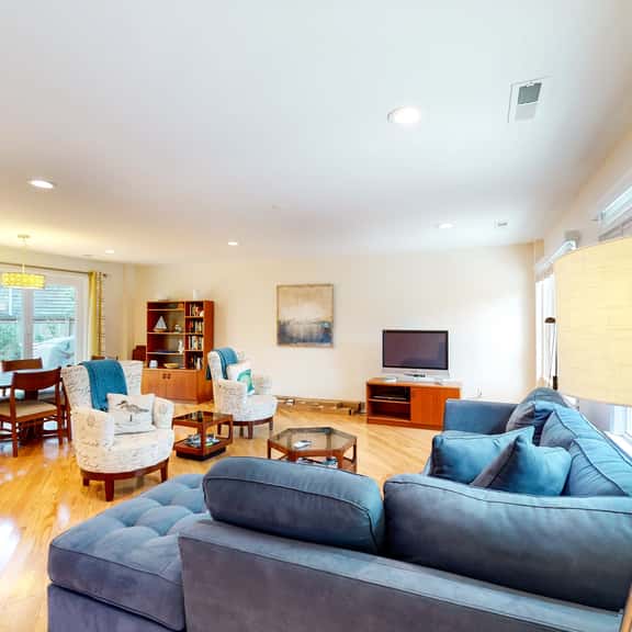 Comfortable dog-friendly home next door to rec center - blocks from beach access - Image 1