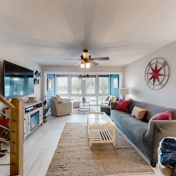 Riverfront condo with great river view, pool & tennis - close to beach & town - Image 1