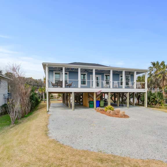 Beautiful ocean view home w/ free WiFi is just across the street from the beach - Image 1