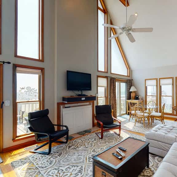 Oceanfront home with stunning ocean views, central AC, and private W/D - Image 1