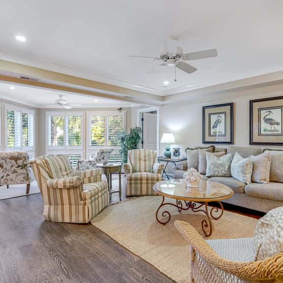 First Floor Villa with Lagoon Views and within walking distance of the beach - Image 1