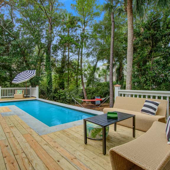 Stunning home, close to beach with large deck, pool & outdoor shower - Image 1