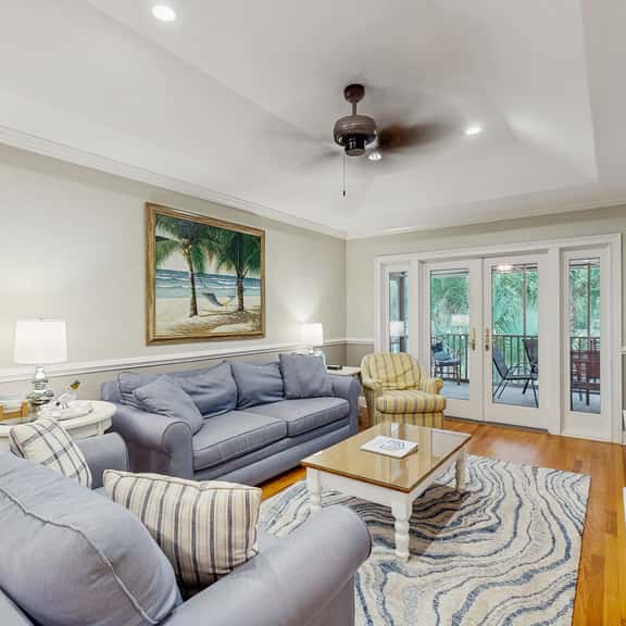 Spacious cottage with pool, tennis courts, gym facility & more - Image 1
