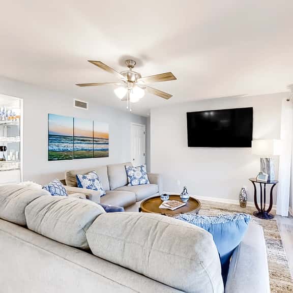 Updated beach villa with lagoon-view balcony at Kiawah Island Golf Resort - Image 1