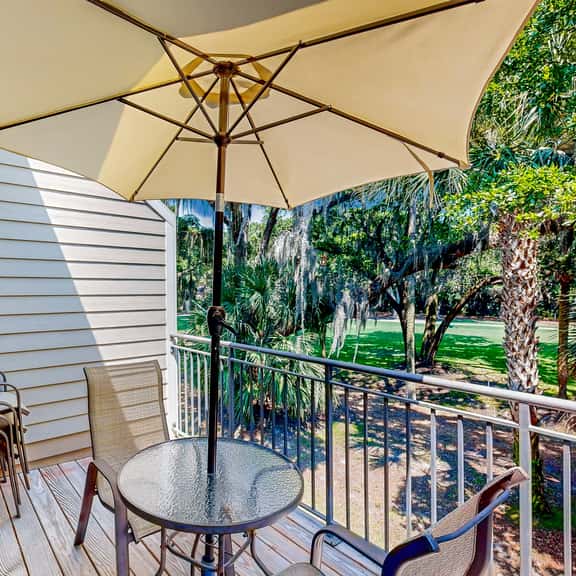 Updated townhome with golf course views, pool, and tennis - Image 1