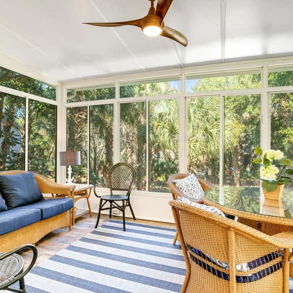 Palmetto-lined home with porches, yard & hammock - walk to beach/town - Image 1