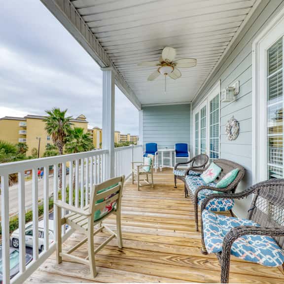 Second-level beachfront villa w/ shared pool, ocean views, & balcony - Image 1
