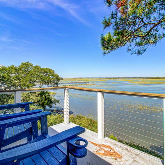 Centrally located to local attractions, close to beach access & marsh views - Image 1
