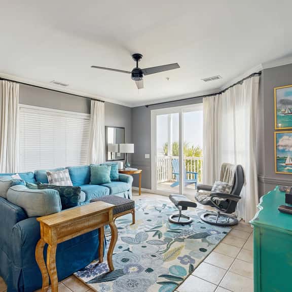 First-floor villa w/beach and ocean views from spacious balcony - Image 1