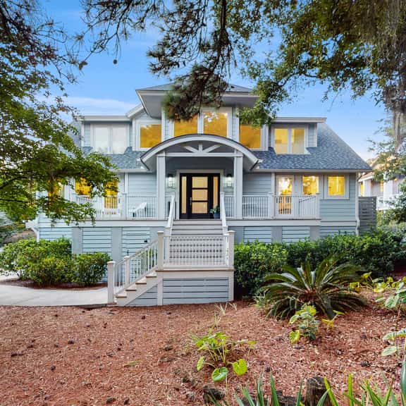 Delightful home with large deck, full kitchen, Pack-N-Play, & washer/dryer - Image 1