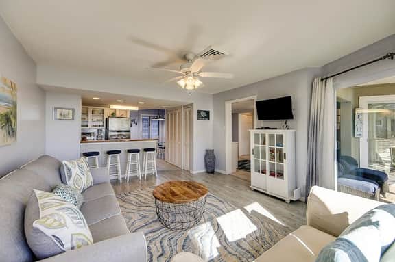 1st-floor condo with beach access, patio, & outdoor pool - snowbirds welcome