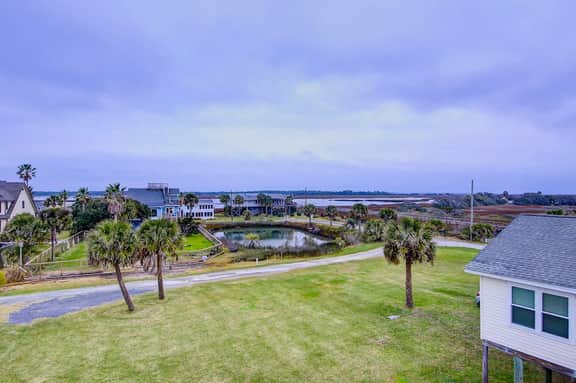 Beach Across the Street Ocean View Home w/ Roof Deck, Porch, AC - Dogs OK