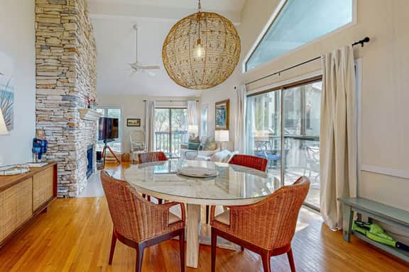 Bright, beautiful home with screened-in porch, wood flooring, & AC - dogs ok