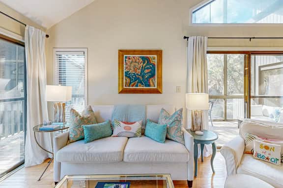 Bright, beautiful home with screened-in porch, wood flooring, & AC - dogs ok