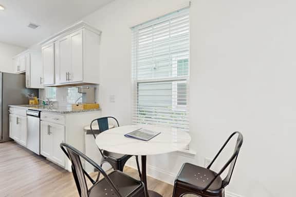 Cozy 2BR Pet Friendly Walkable Resort Cottage w/ Pool Access