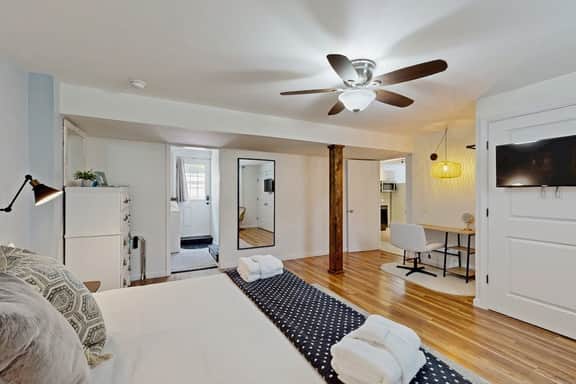 Cozy West Ashley Apartment- Close to shopping and Downtown Charleston