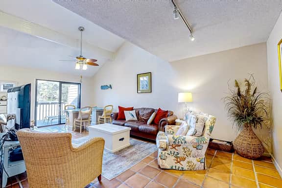 Creek Watch Villa with resort amenities, marsh views, & on-site golf