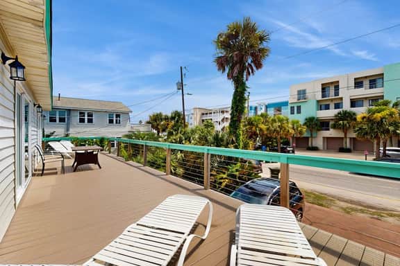 Dog-Friendly Beach Home w/ Free WiFi & Private Washer/Dryer - Near Beach & Pier