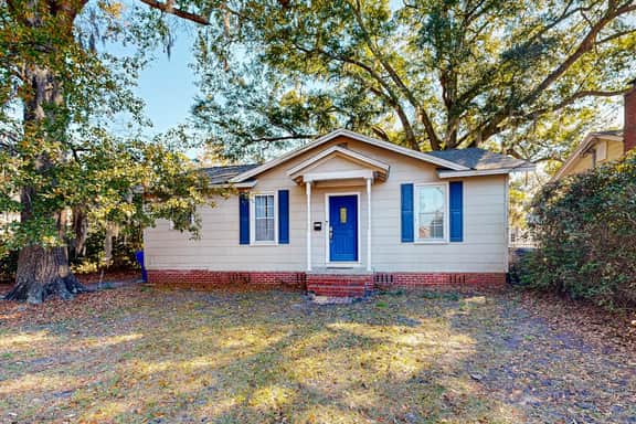 Dog-friendly home in North Charleston with backyard, firepit & W/D