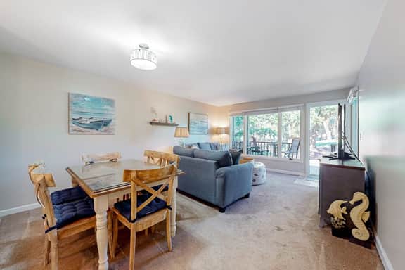 Five minute walk to beautiful beaches, golf course views, pet friendly