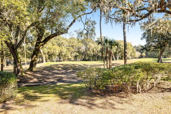 Five minute walk to beautiful beaches, golf course views, pet friendly