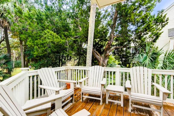 Golf-and-sea villa within walking distance of beach + resort amenities