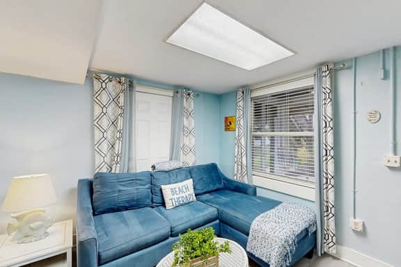 Ground-floor duplex steps to beach with screened porch & WiFi