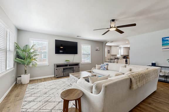 Hanahan home with close proximity to Park Circle, WiFi & dog-friendly