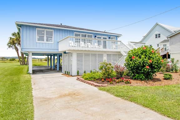 Home with Free WiFi, a Full Kitchen, Five Decks, & Amazing Marsh Views