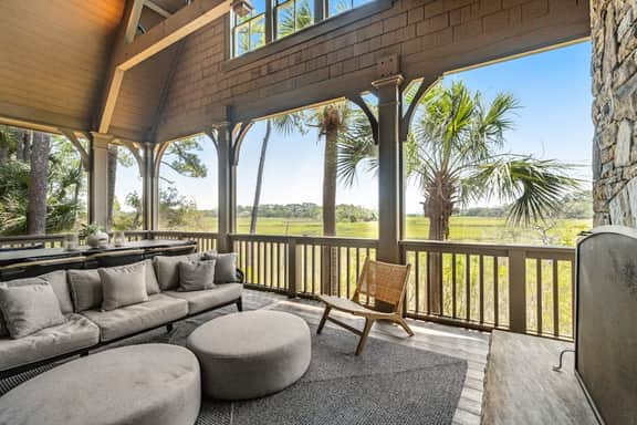 Luxurious, water view retreat with WiFi, AC, washer, dryer, screened porch.      