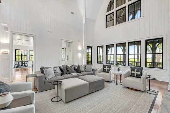 Luxurious, water view retreat with WiFi, AC, washer, dryer, screened porch.      