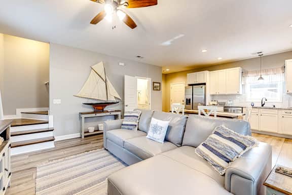 Modern cottage with all-new interior, patio, AC, & W/D - near beaches & golf