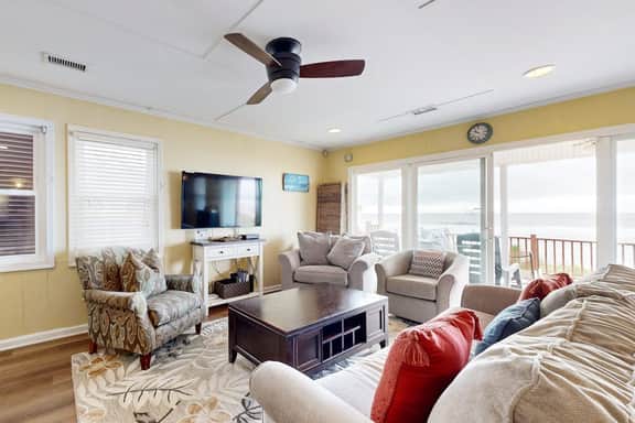 Oceanfront Property 'Folly Drifter' w/ Beach Access & Private Deck