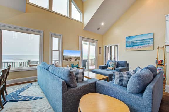 Oceanfront gem with amazing views, deck, & loft - walk to downtown Folly Beach