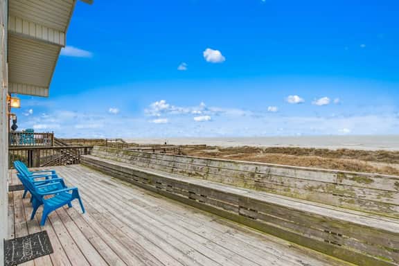 Oceanfront home with WiFi, full kitchen, & deck that spans the side of the home