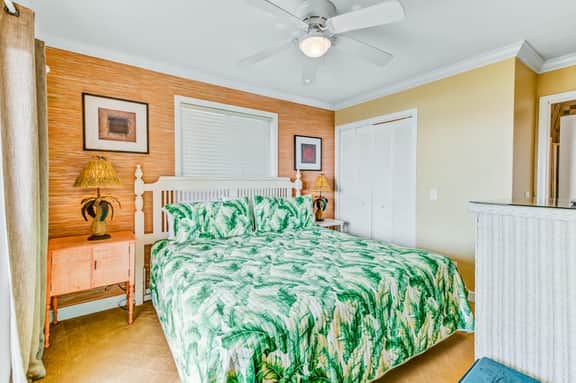Oceanfront, event-friendly home with multiple decks & WiFi - 2 dogs ok