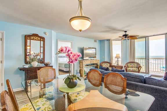 Oceanfront, first-floor villa w/large balcony & shared pool - near the beach