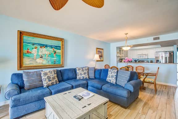 Oceanfront, first-floor villa w/large balcony & shared pool - near the beach