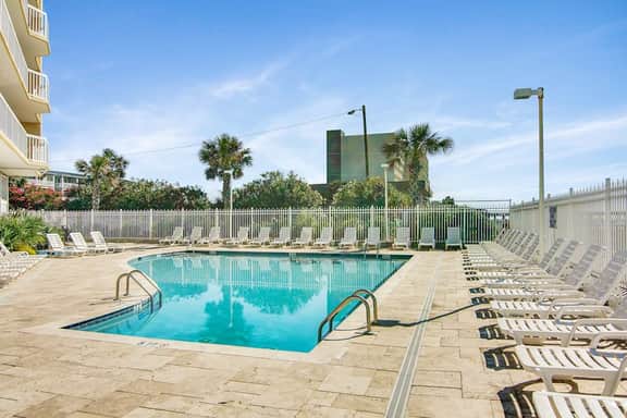 Oceanfront, fourth-floor villa with balcony, amazing view & 2 shared pools