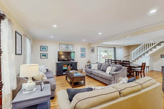 Old Village hideaway with covered porches, grill, alfresco dining & fenced yard