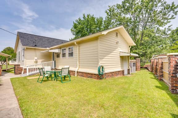 Park Circle home close to restaurants w/ AC & private W/D