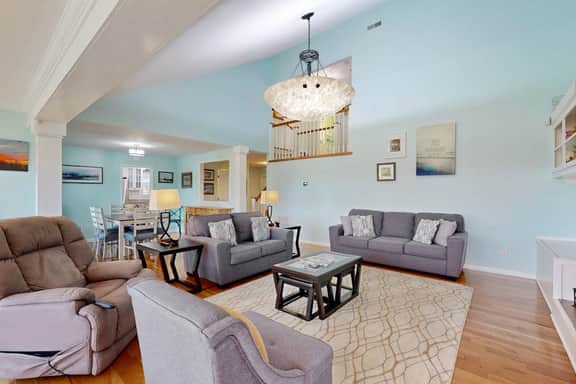 Peaceful home with expansive views of the Ashley River w/ outdoor living space